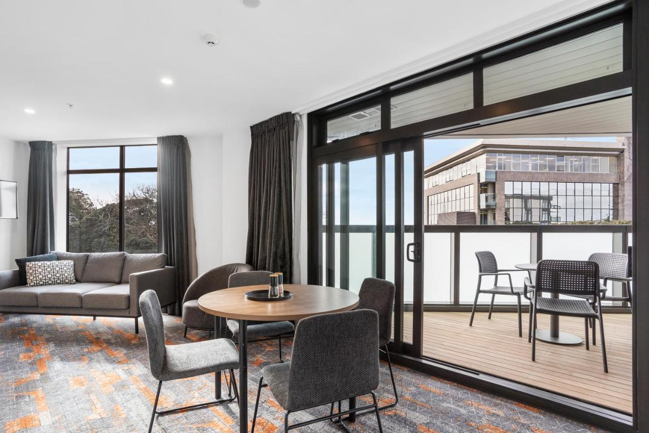 Ramada By Wyndham Newmarket Окленд Экстерьер фото