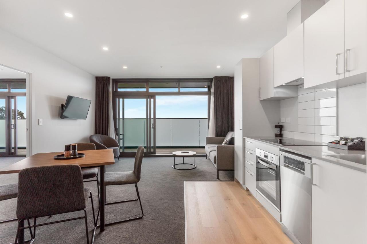 Ramada By Wyndham Newmarket Окленд Экстерьер фото