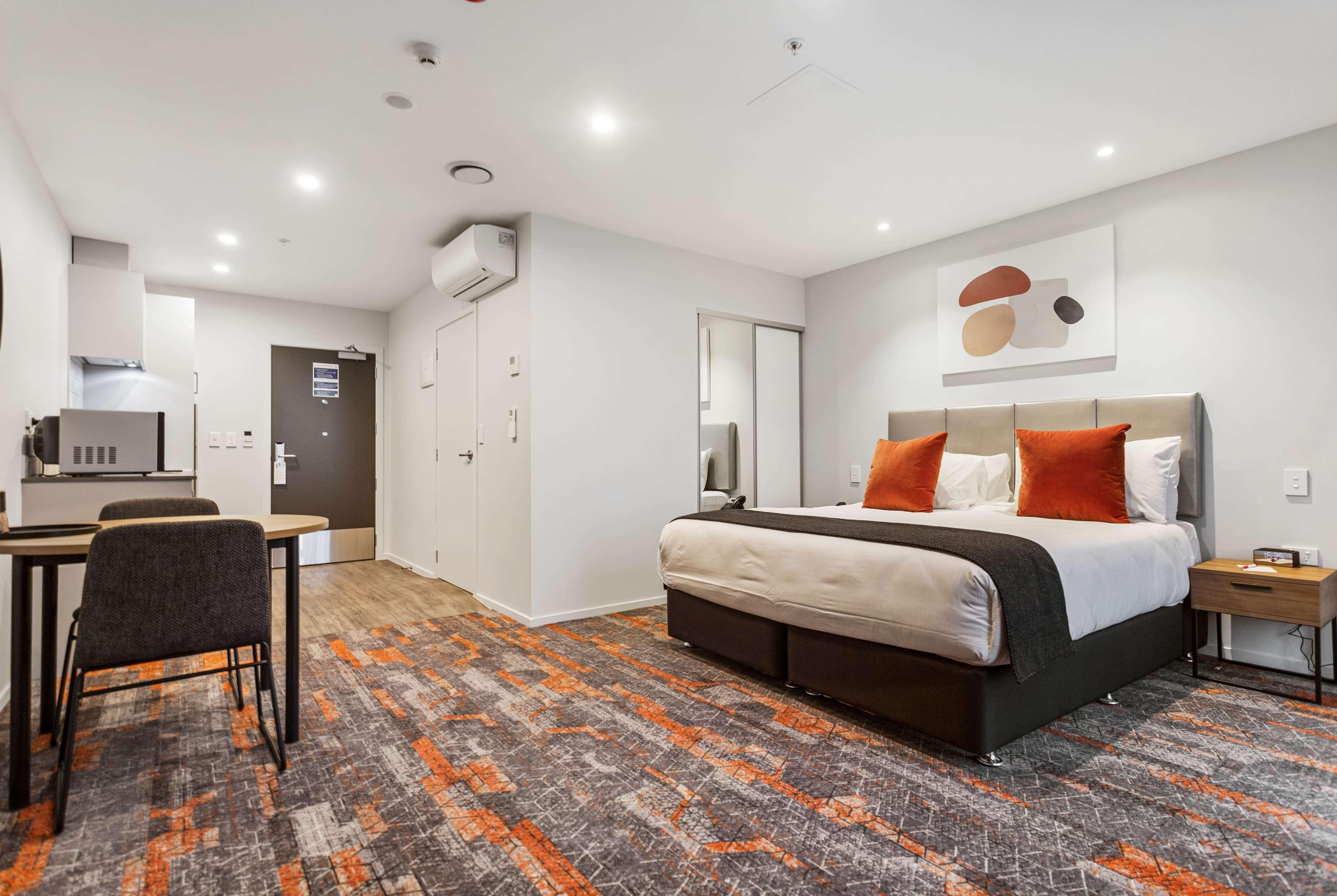 Ramada By Wyndham Newmarket Окленд Экстерьер фото