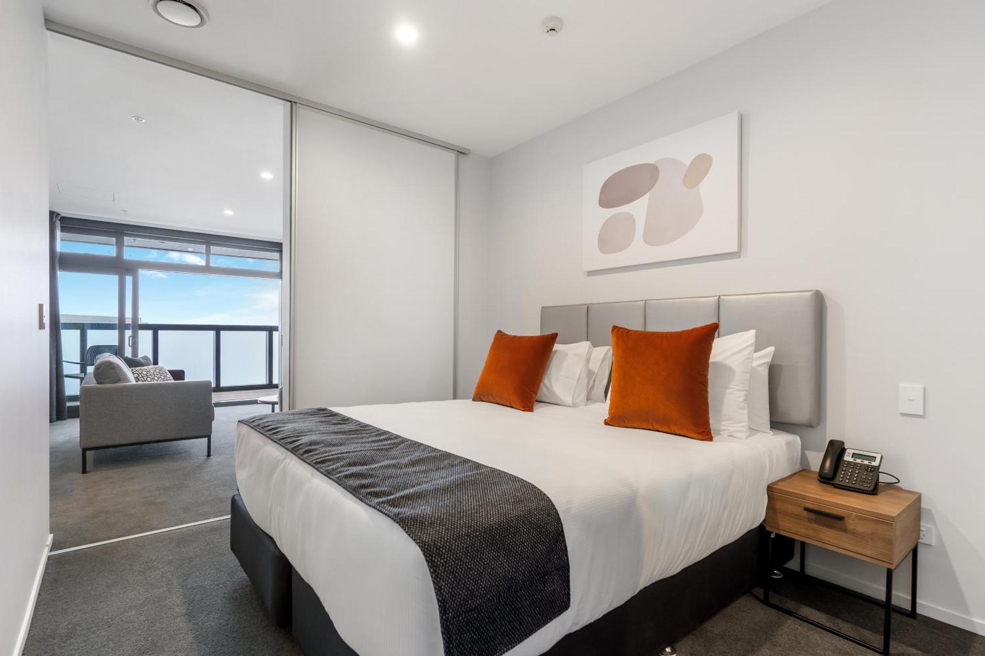 Ramada By Wyndham Newmarket Окленд Номер фото