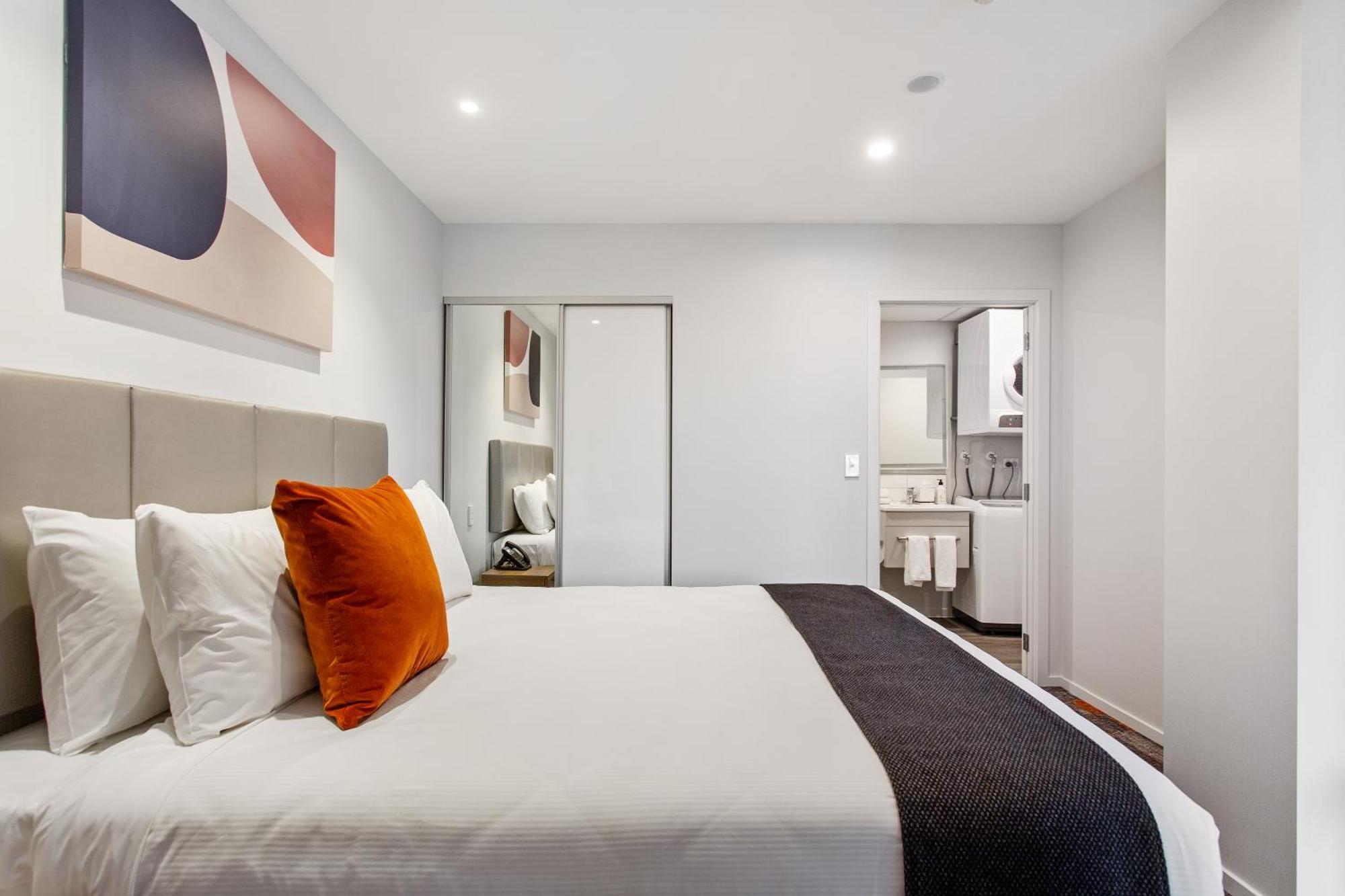 Ramada By Wyndham Newmarket Окленд Номер фото